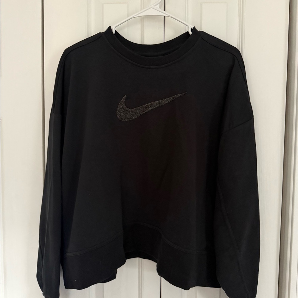 Nike Women's Black Crewneck Sweatshirt